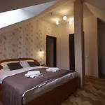 Valentyna Hotel *